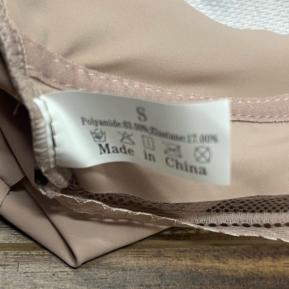 - Lot of 2 Lacy sheer bras, size Small, new - Picture 5 of 10